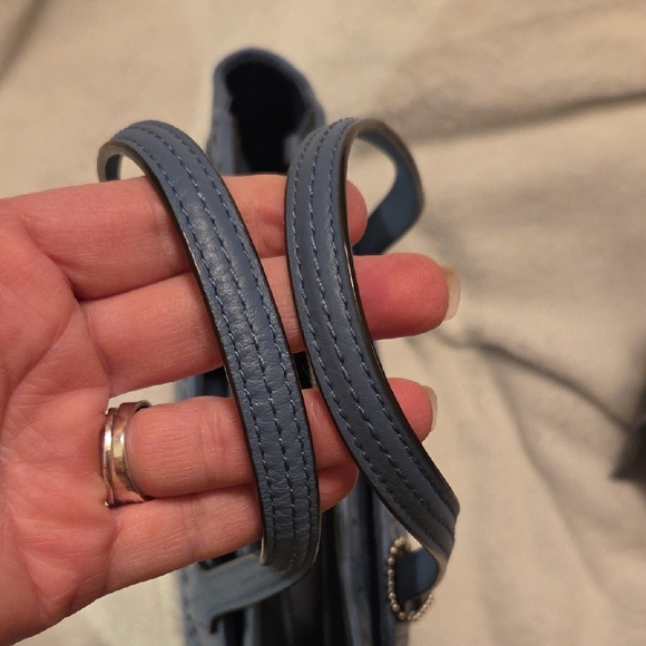 Coach NWOT Blue Shoulder Bag w/crossbody Strap & Floral Lasar Cutout Design - Picture 3 of 6